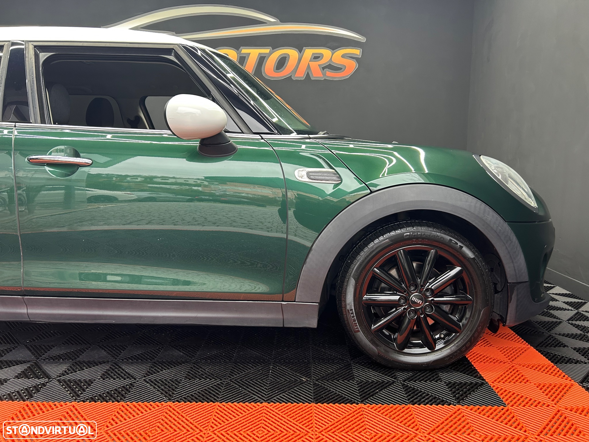 MINI 5 Portas Cooper D Auto - 20