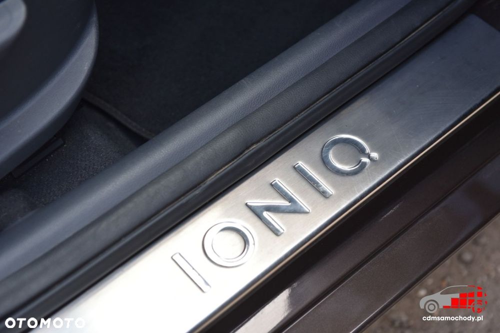 Hyundai IONIQ - 41