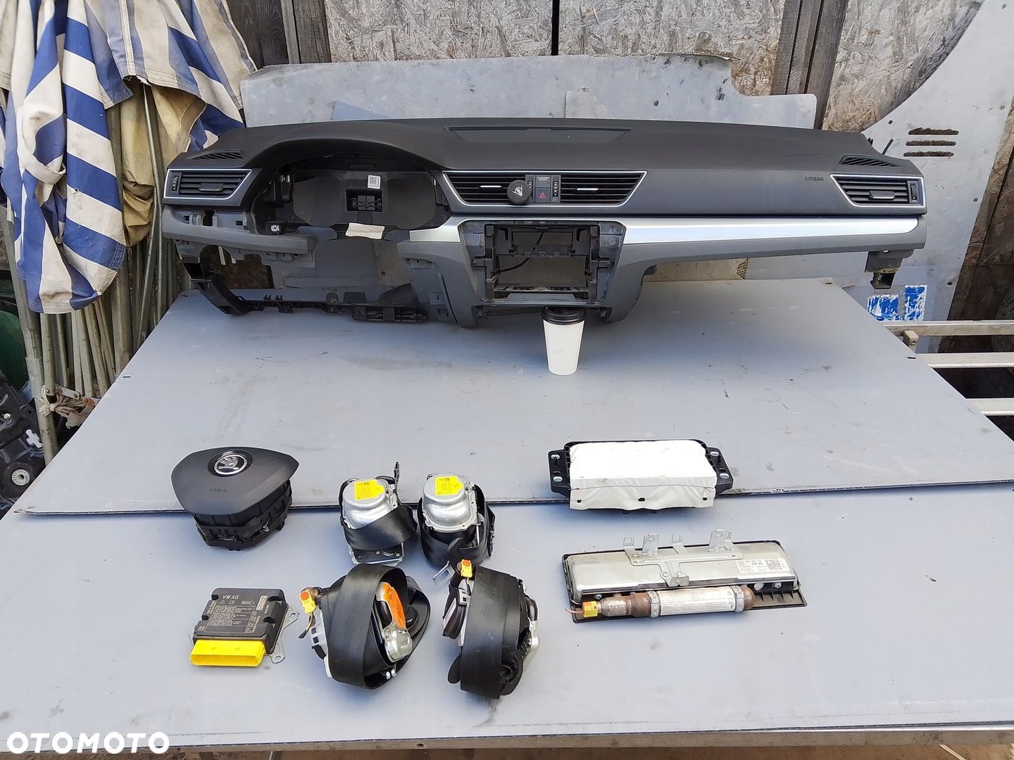Deska Rozdzielcza Skoda SuperB III Pasy Sensor Oryginał - 1