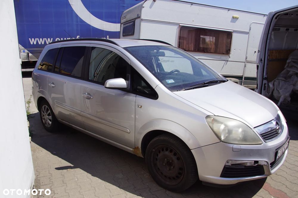 Auto na części - Opel Zafira B 1.8 16V 140 KM Z18XER F17 Z157 2006R Silnik Skrzynia Drzwi Maska Błotnik Zderzak Klapa Lampa Lusterko Klamka Szyba Deska Kokpit Sterownik Moduł Czujnik Licznik Wyświetlacz Panel Kierownica - 6