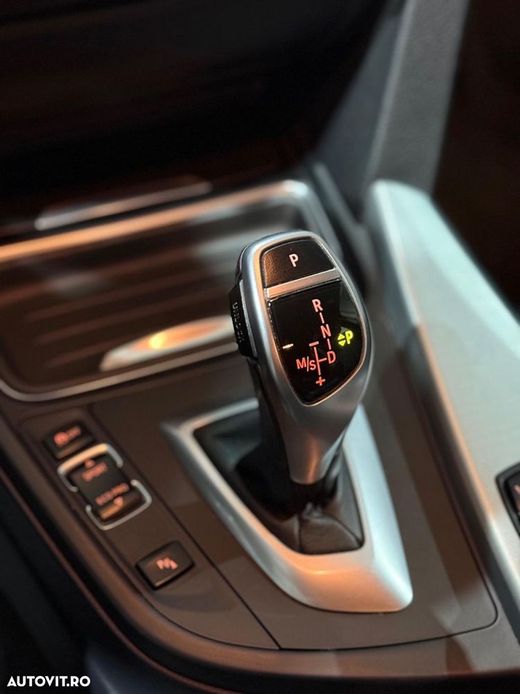 BMW Seria 3 320d Aut. Sport Line - 9