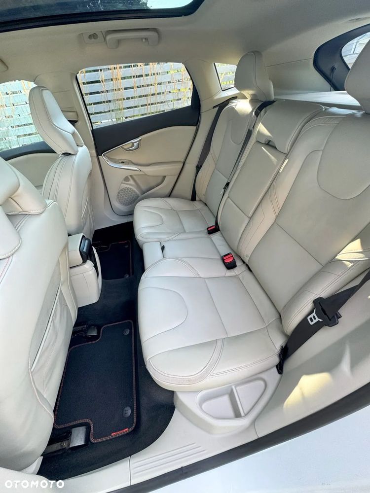 Volvo V40 T4 Drive-E Ocean Race - 14