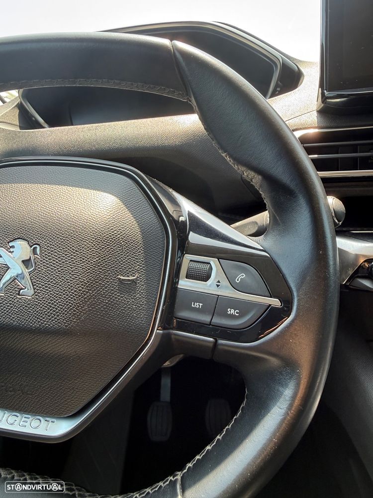 Peugeot 3008 1.2 PureTech Allure J18 - 19