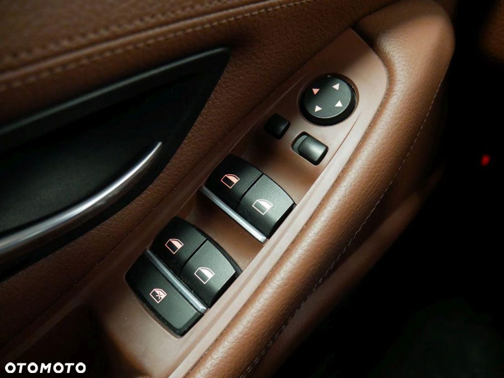 BMW Seria 5 520d Luxury Line - 3