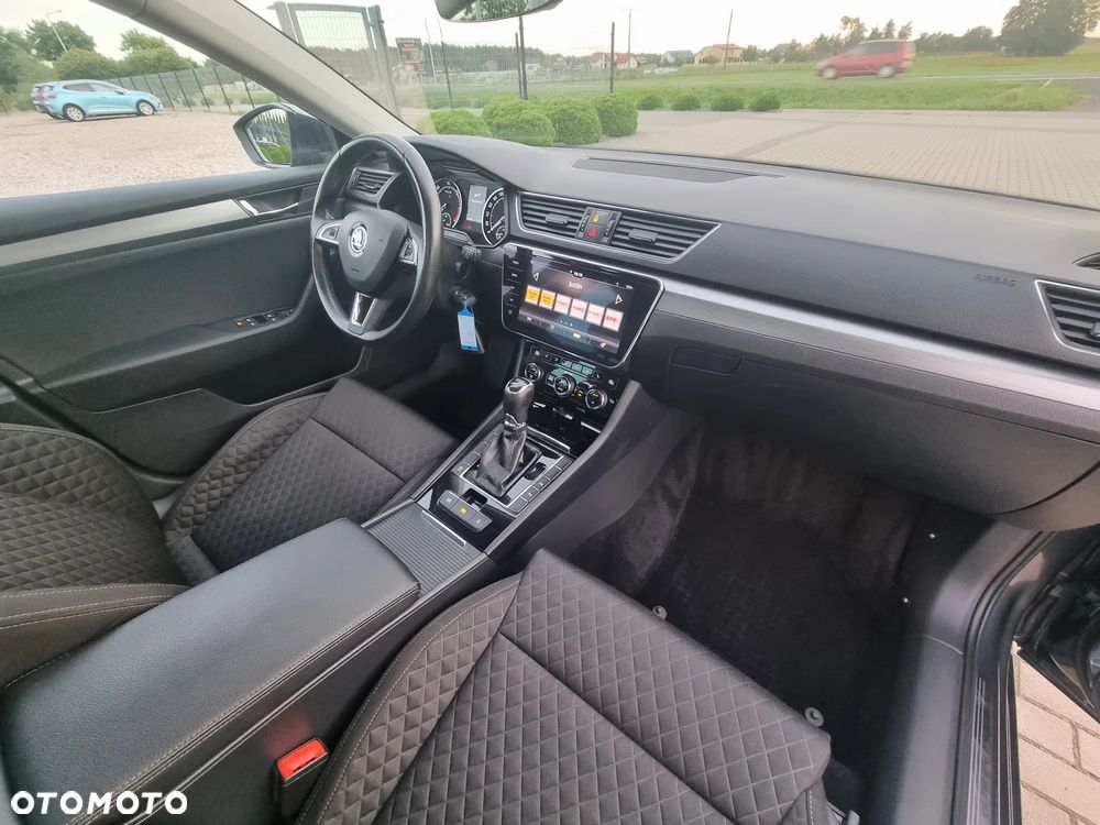Skoda Superb Combi 2.0 TDI DSG Ambition - 15