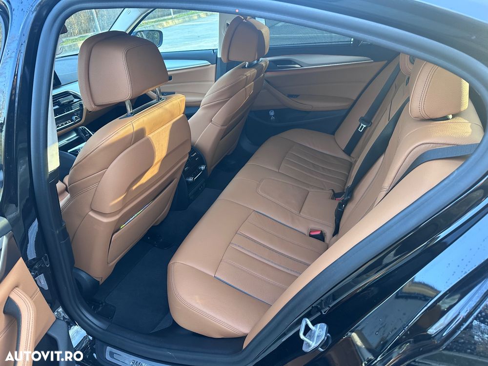 BMW Seria 5 530i xDrive AT - 12
