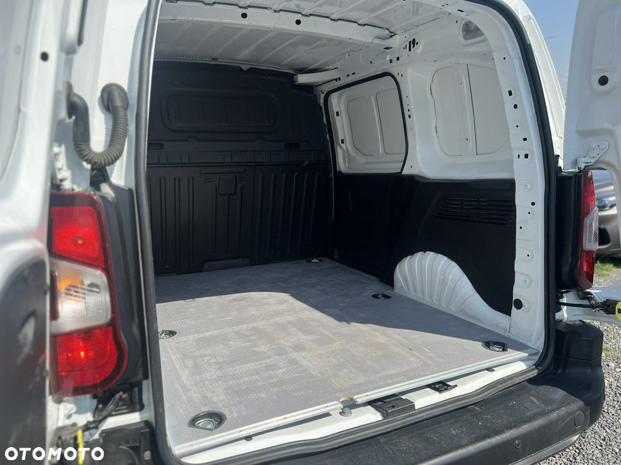 Toyota Proace City 1.5 D-4D Long 2,3t Active (bryg.) - 10