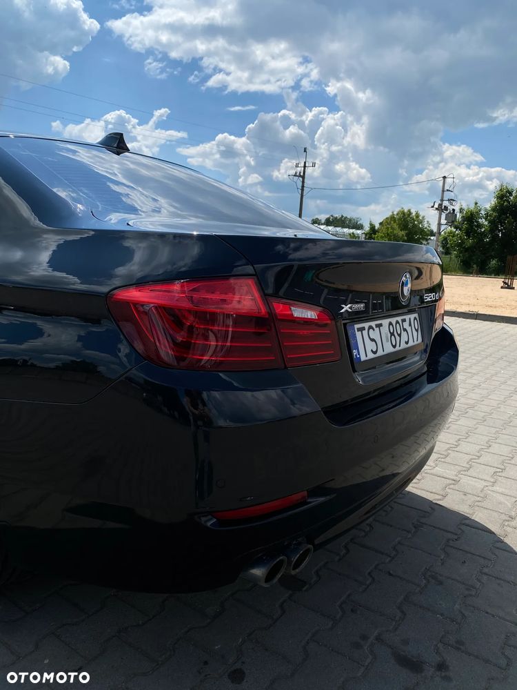 BMW Seria 5 520d xDrive - 7