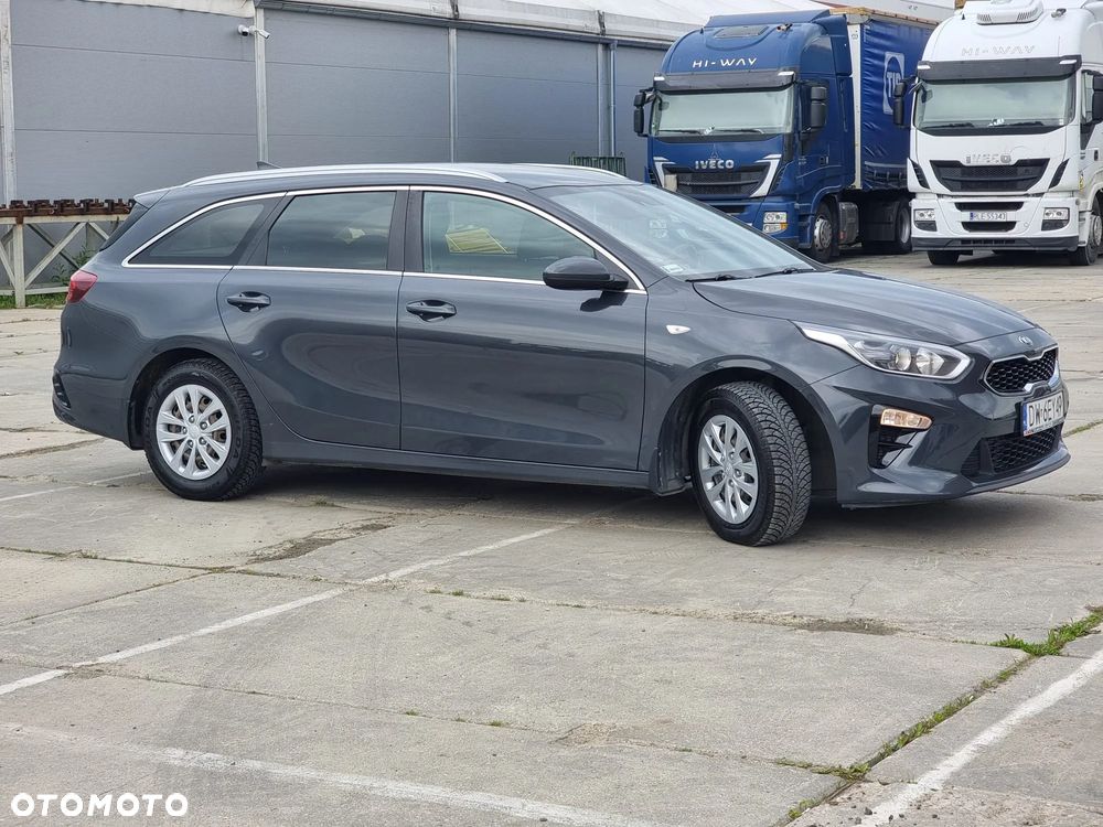 Kia Ceed 1.6 CRDi mHEV M - 3