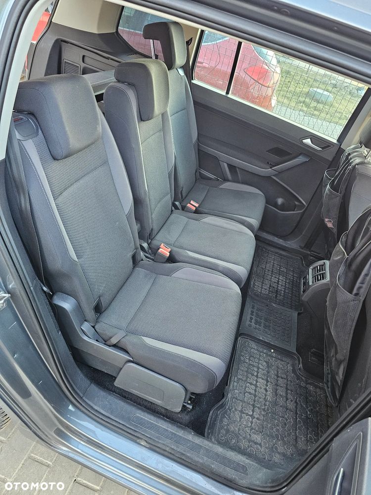 Volkswagen Touran - 9