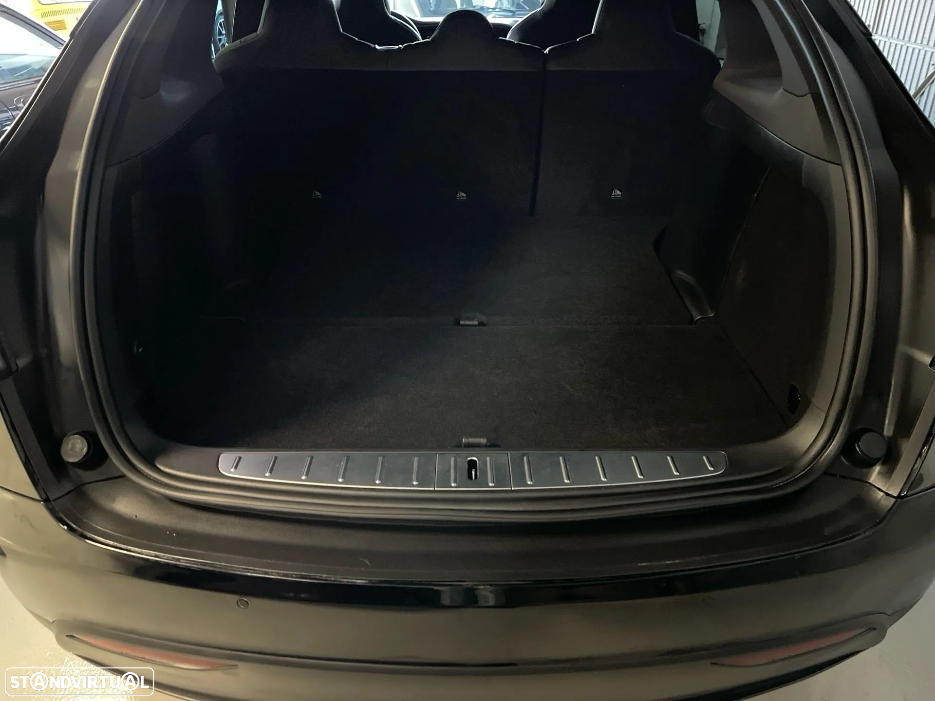 Tesla Model X 75D - 27
