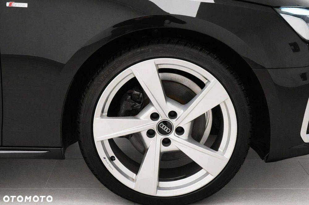 Audi A4 Limousine - 13