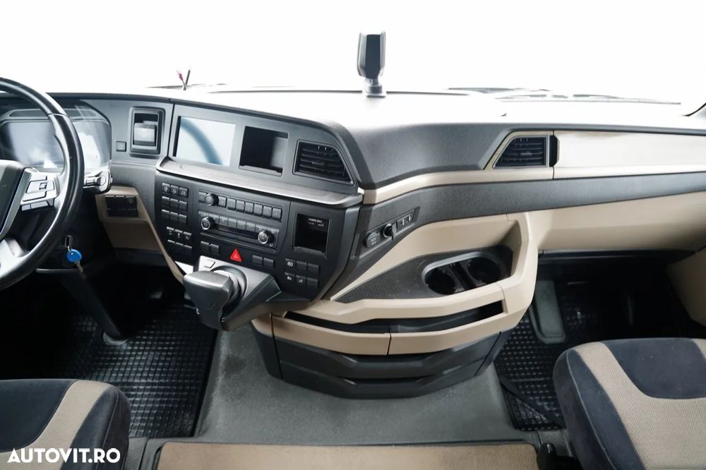 MAN TGX 26.480 / CORTINĂ / SOLO 7.75 M / PUNȚĂ RIDICATĂ / AUTOMATĂ / CAMERĂ / NAVIGAȚIE - 34