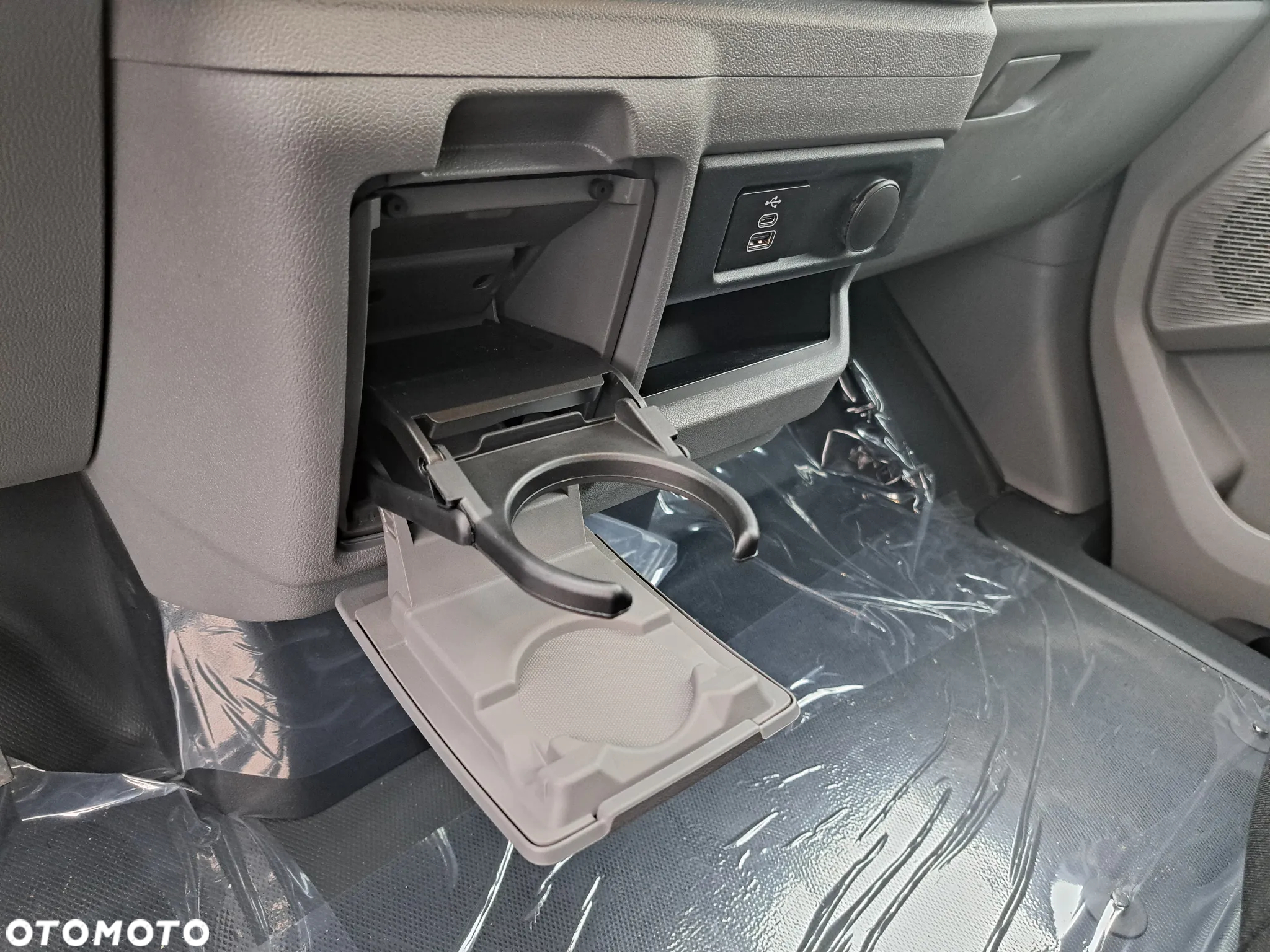 Volkswagen Transporter T7 - 13