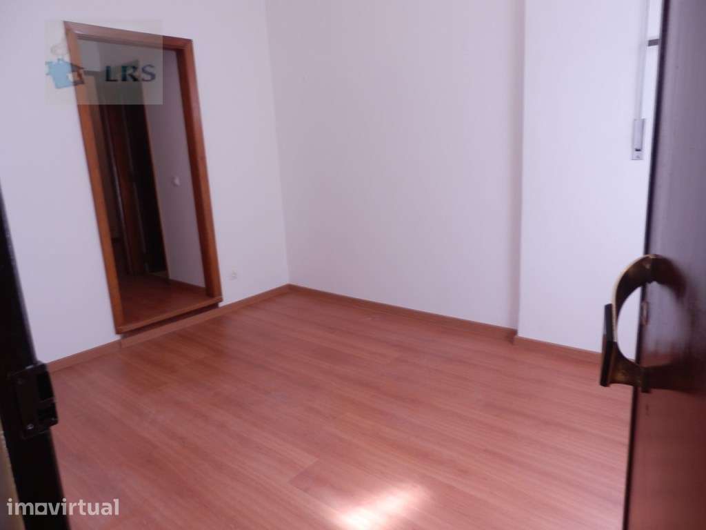 S. João Estoril, O apartamento T1 na quinta da carreira, localizado... - Grande imagem: 2/15
