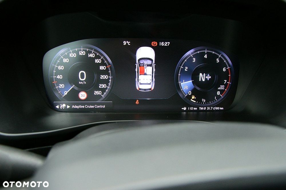 Volvo XC 40 T3 Momentum Pro - 32