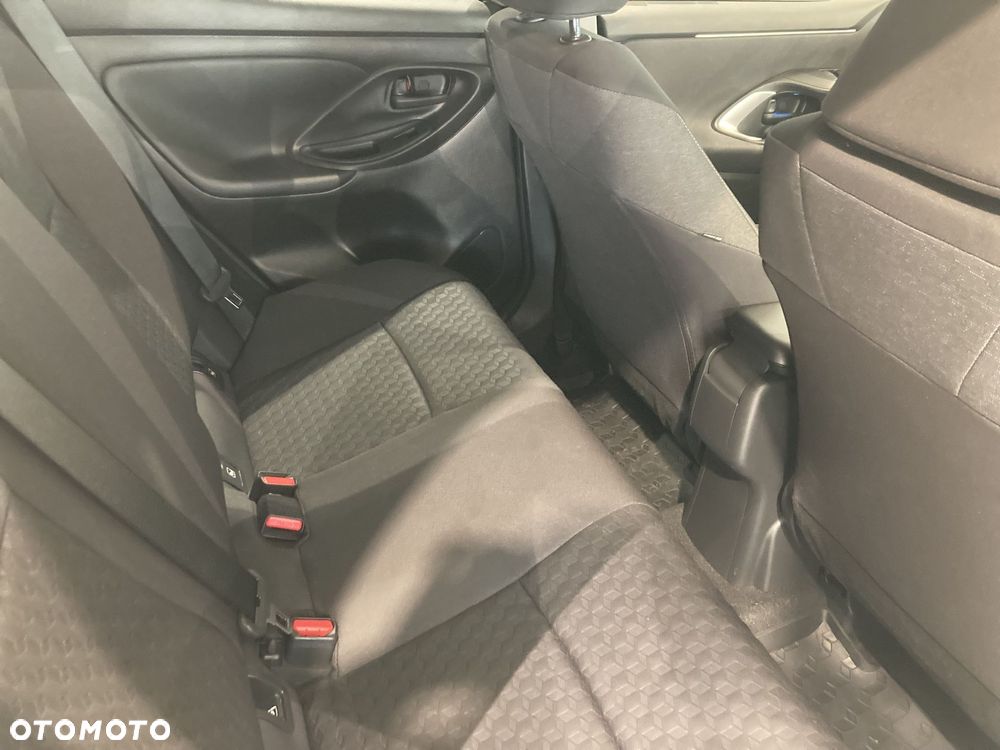Toyota Yaris - 10