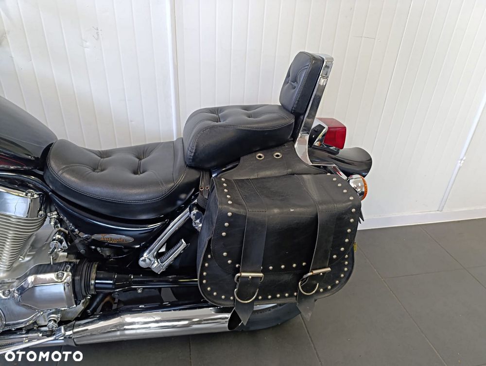 Suzuki Intruder - 12