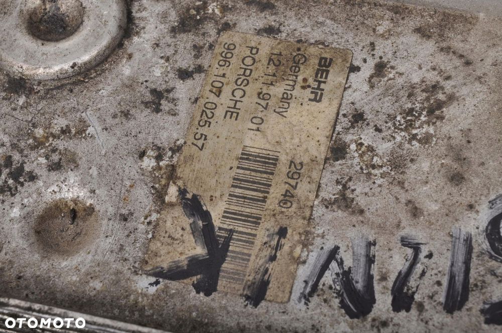 PORSCHE 911 996 3.4 Carrera 301KM CHŁODNICA OLEJU 99610702557 - 3