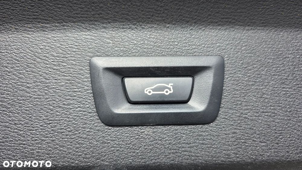 BMW X1 sDrive18i Advantage - 18