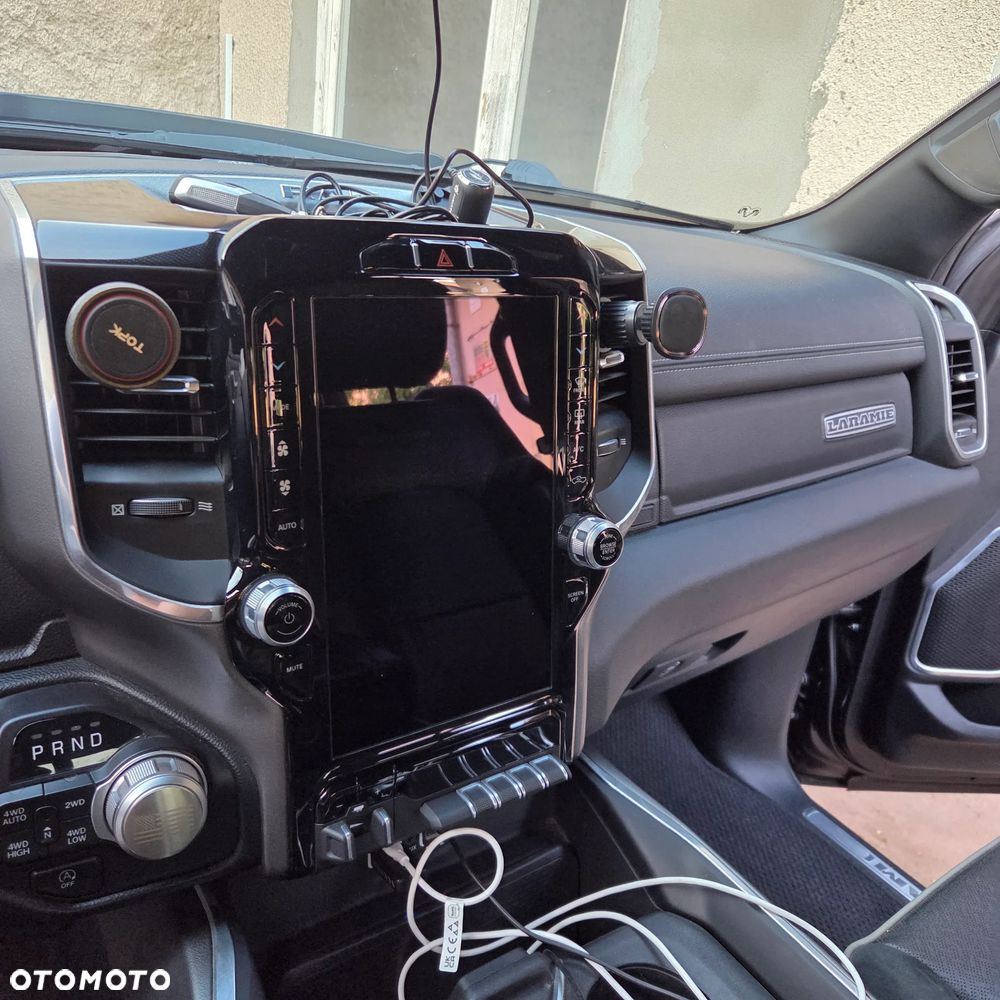 RAM 1500 5.7 Crew Cab Laramie - 17
