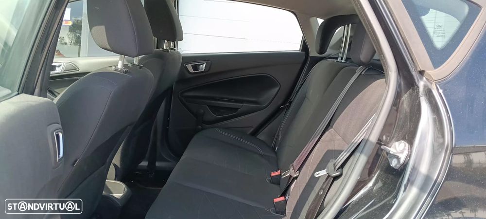 Ford Fiesta 1.25 Ghia - 9