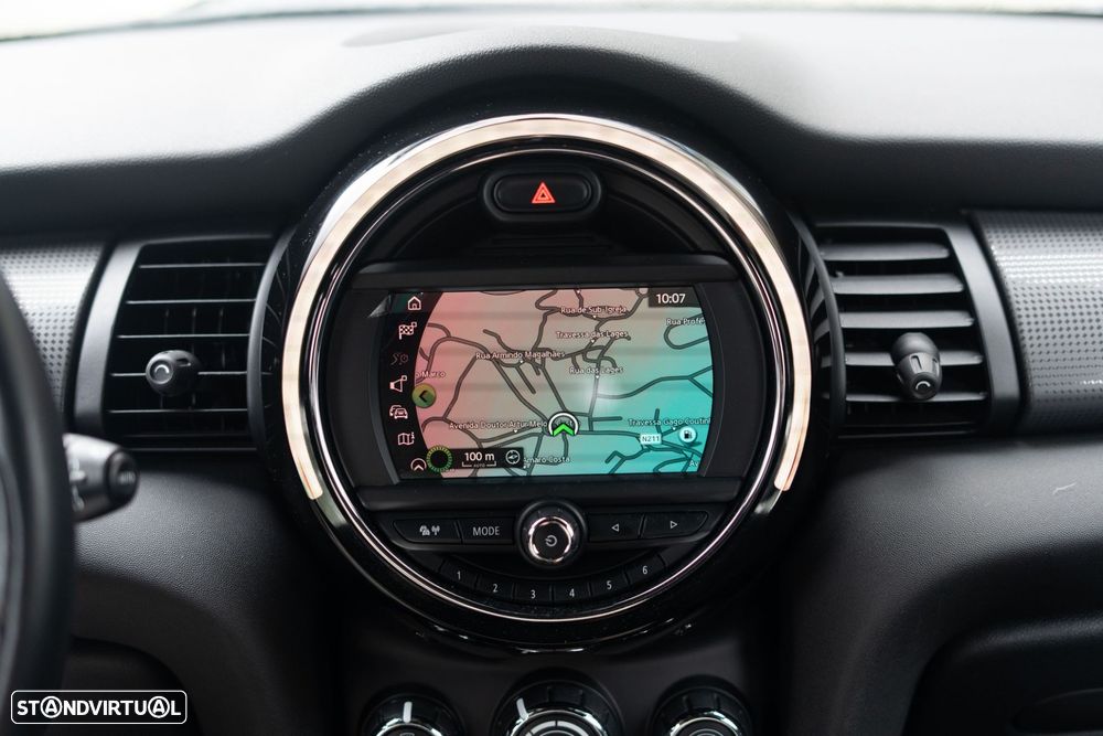 MINI 5 Portas Cooper Premium JCW Auto - 29