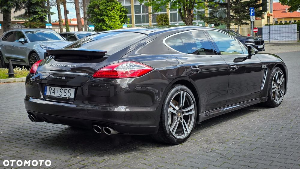Porsche Panamera 4S - 7