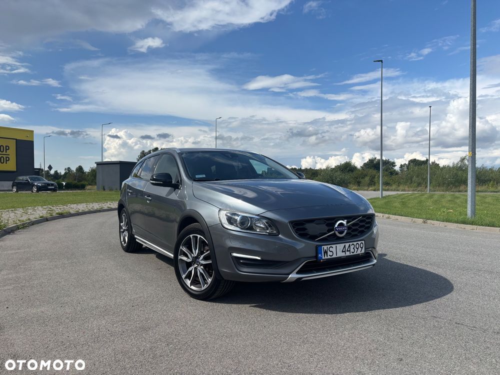 Volvo V60 Cross Country D3 Drive-E Kinetic - 1