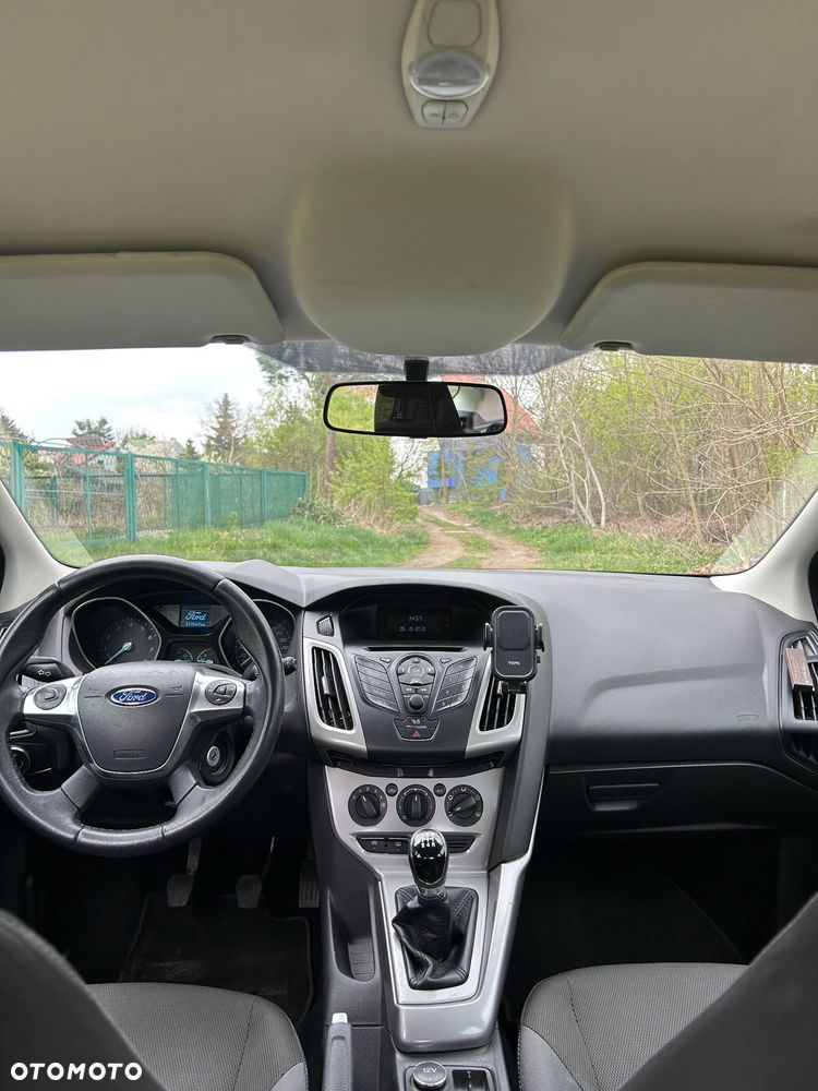 Ford Focus 1.6 Ambiente - 21