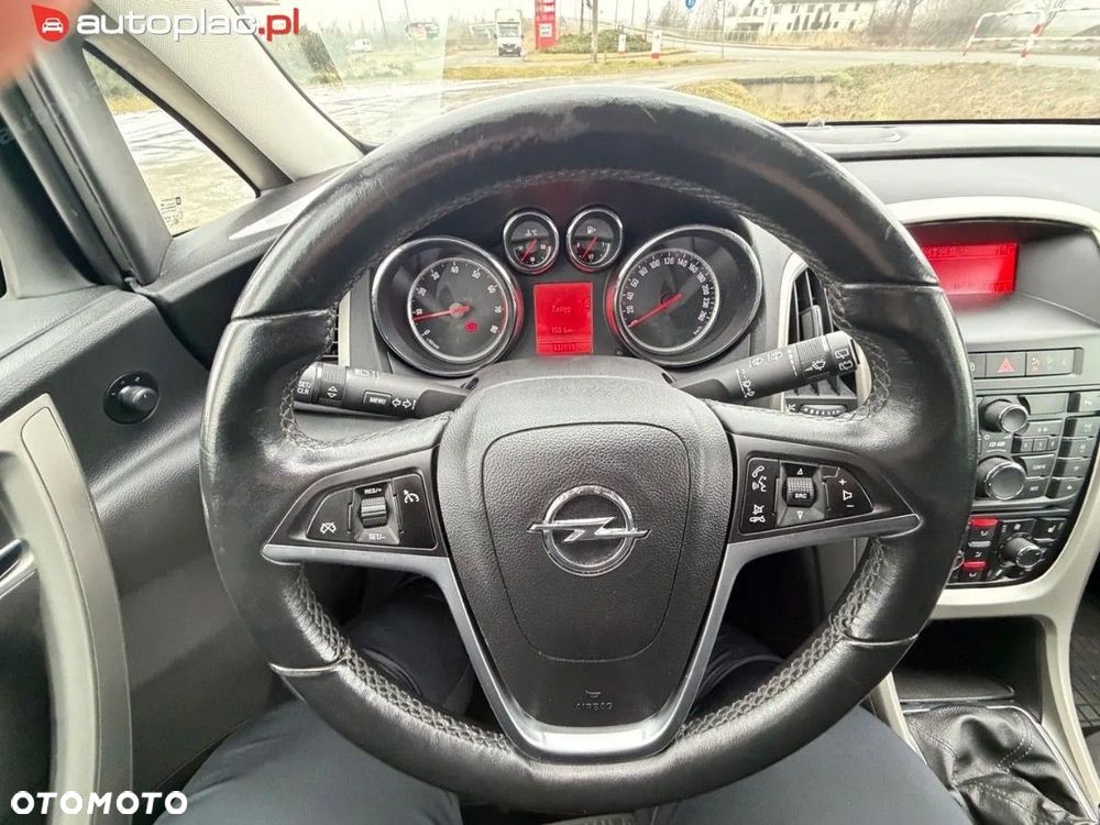 Opel Astra 2011