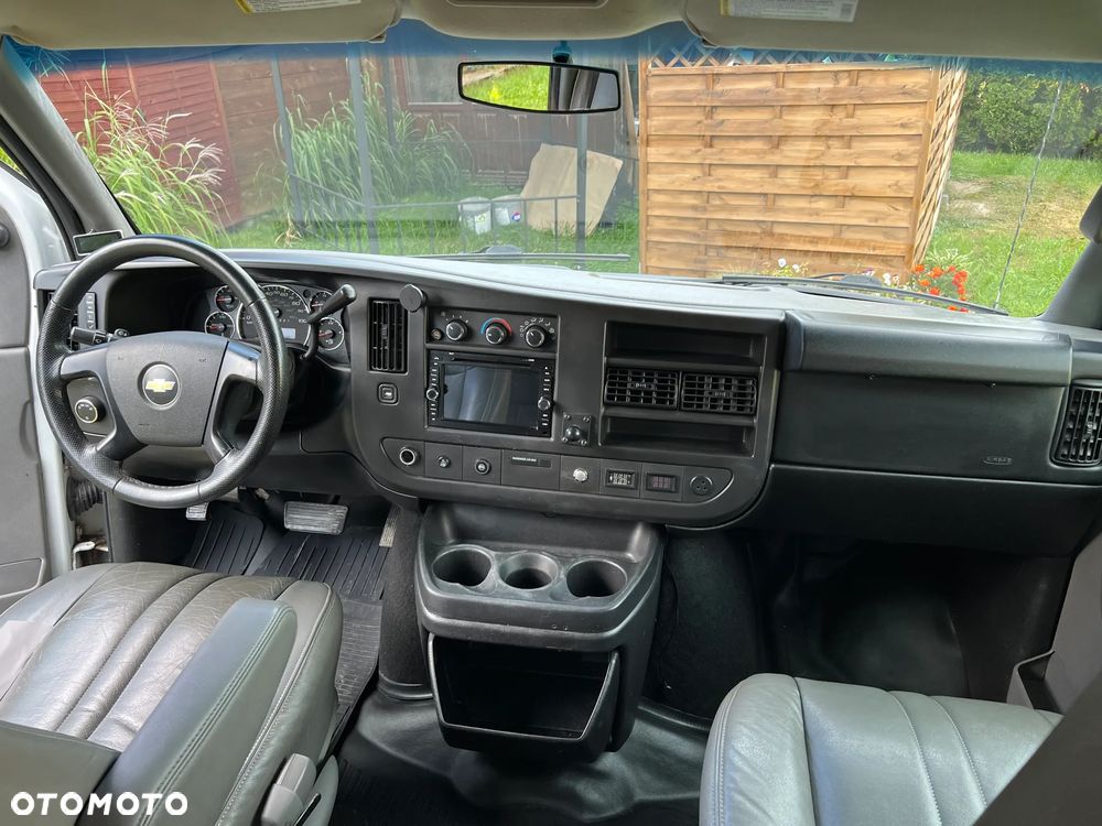 Chevrolet Express - 17