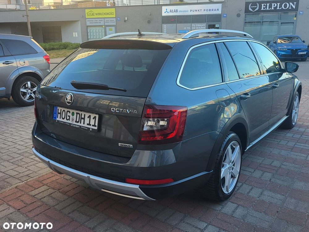 Skoda Octavia Scout 2.0 TDI 4x4 DSG - 11