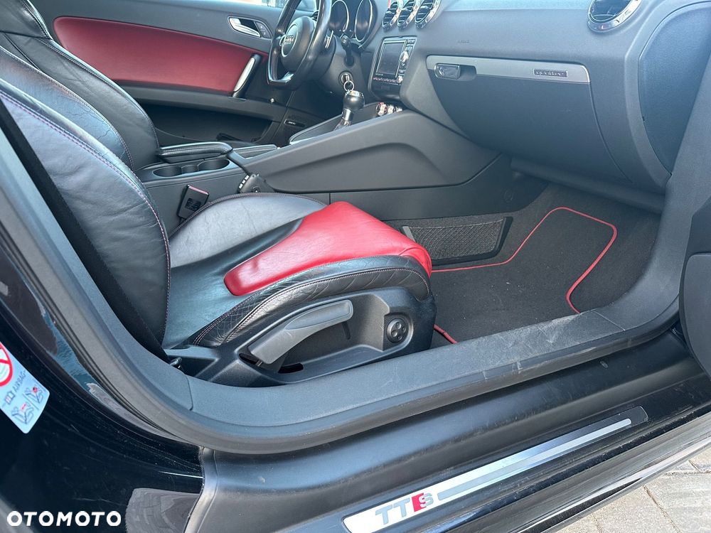 Audi TT S Coupé - 11