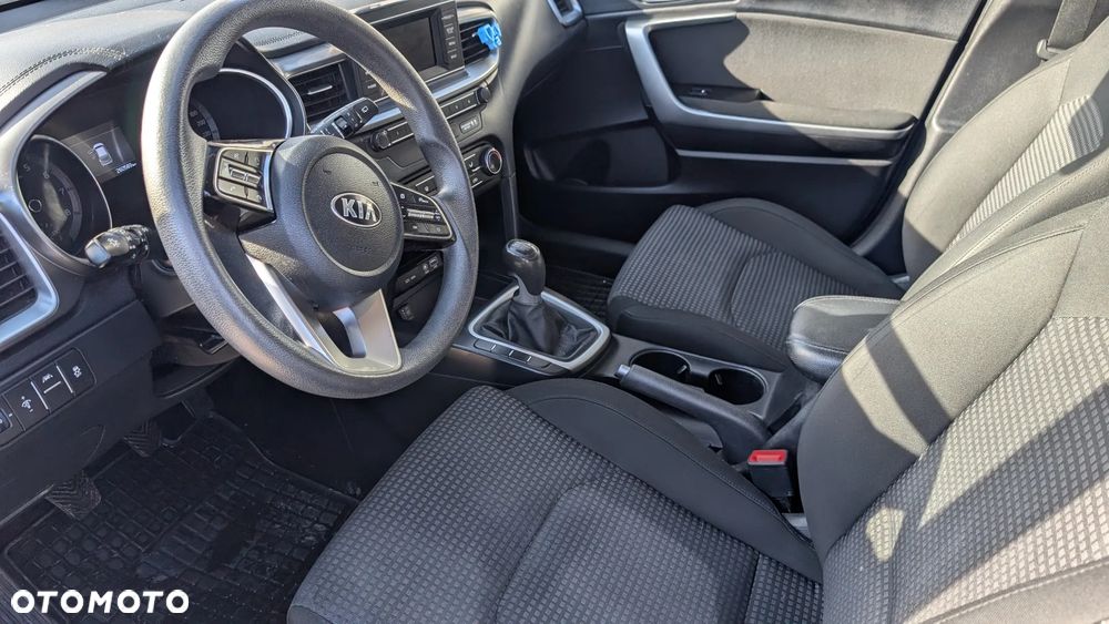 Kia Ceed - 16