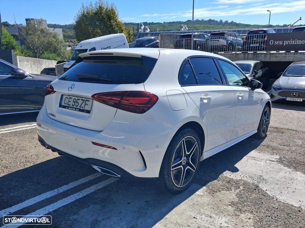 Mercedes-Benz A 250 e AMG Line - 5