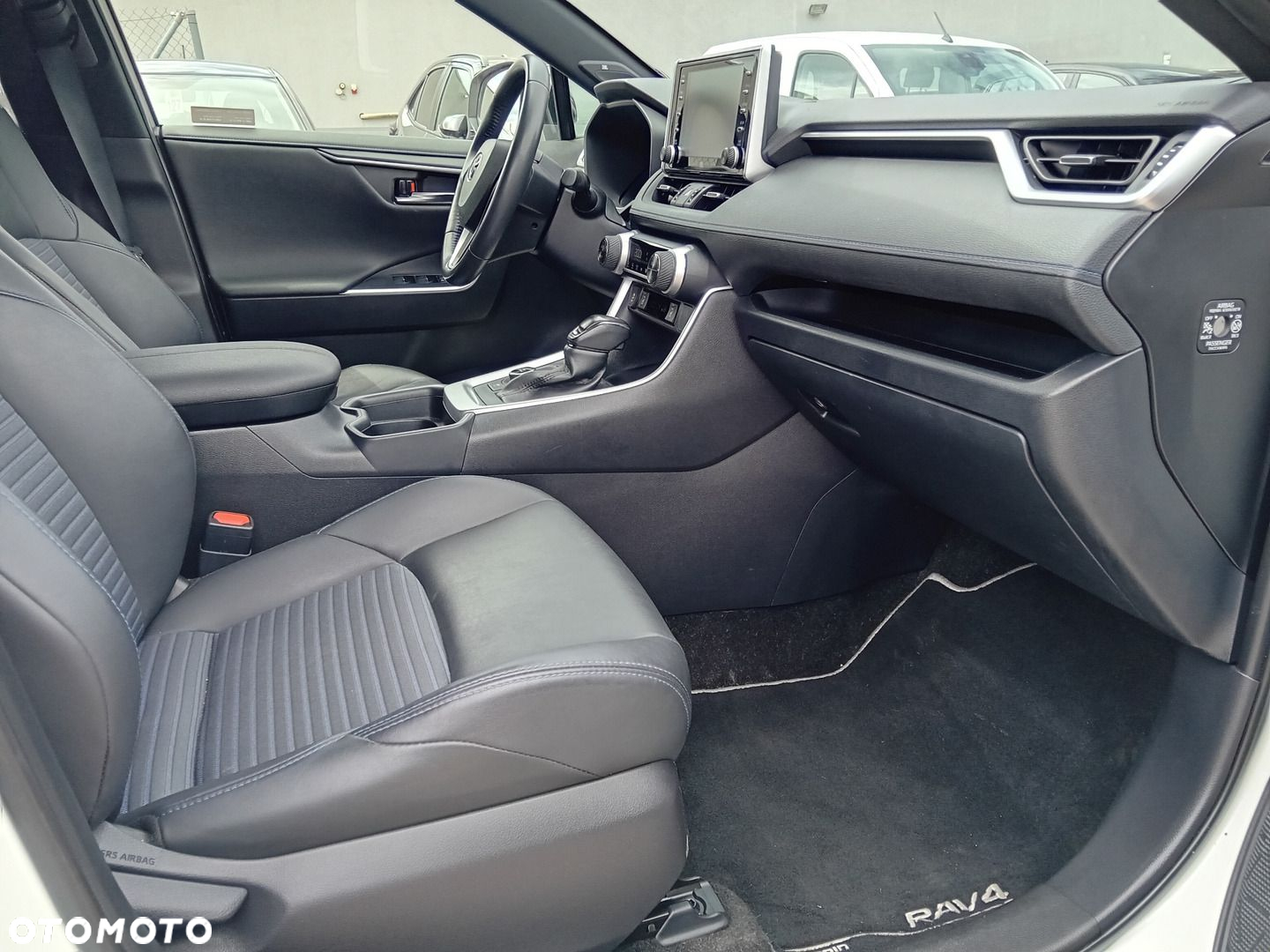 Toyota RAV4 - 28
