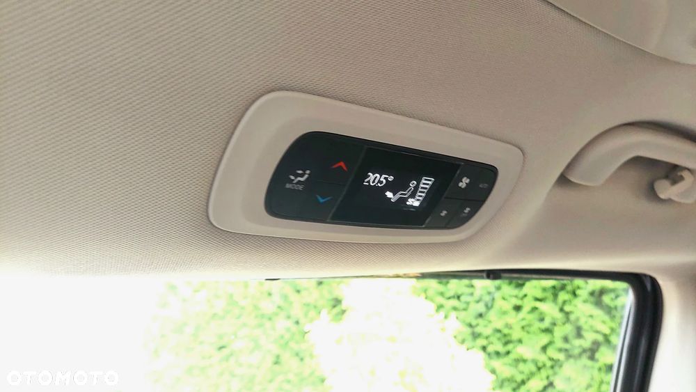 Chrysler Pacifica - 11