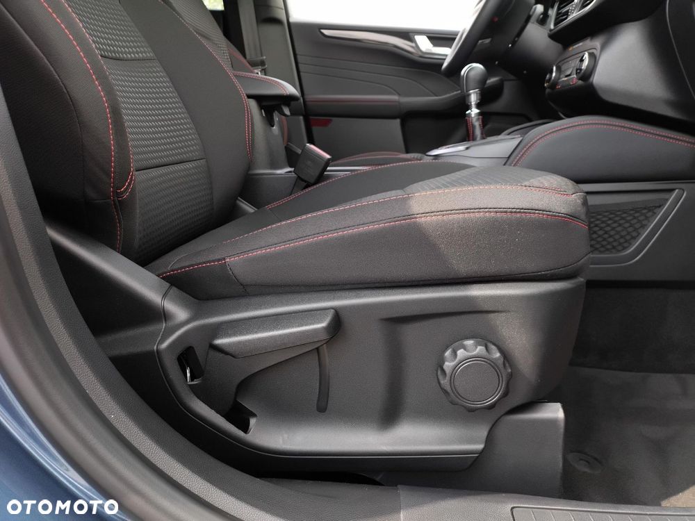 Ford Kuga 1.5 EcoBoost FWD ST-Line X - 31