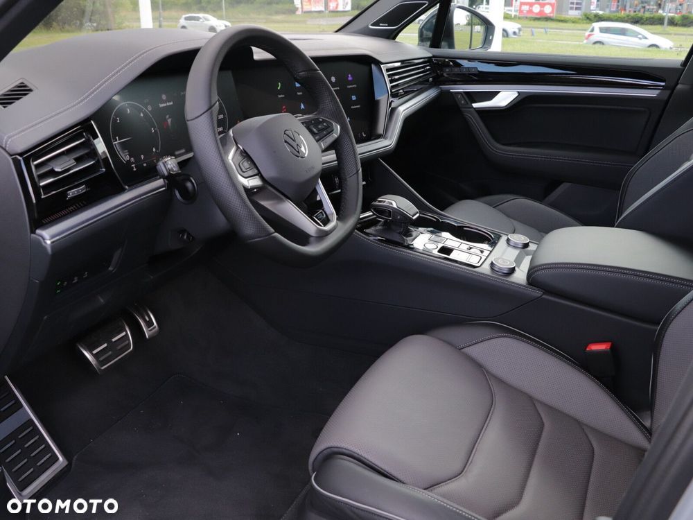 Volkswagen Touareg - 12