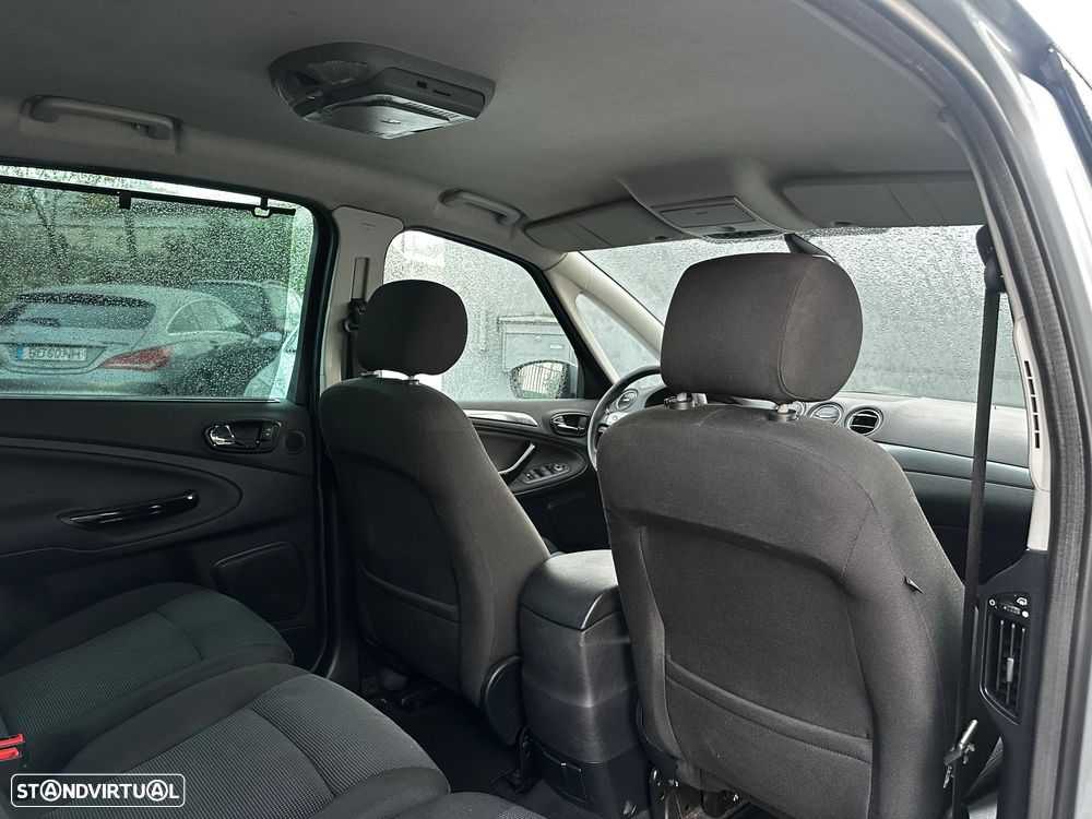 Ford S-Max 2.0 TDCi Titanium 7L - 29