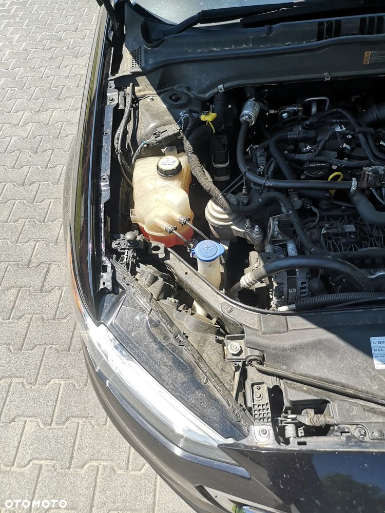 Ford Fusion - 30