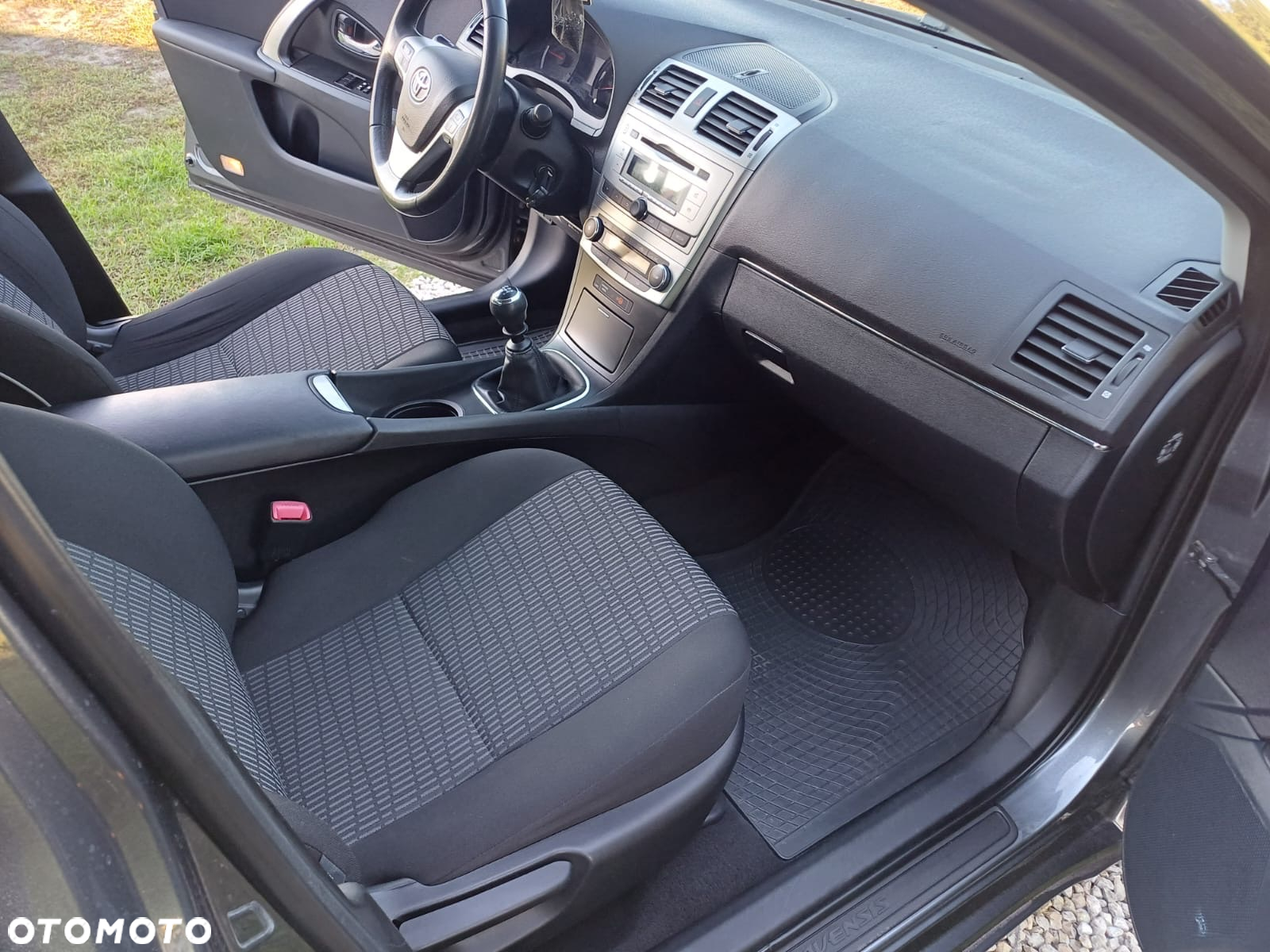 Toyota Avensis 1.8 Premium - 8
