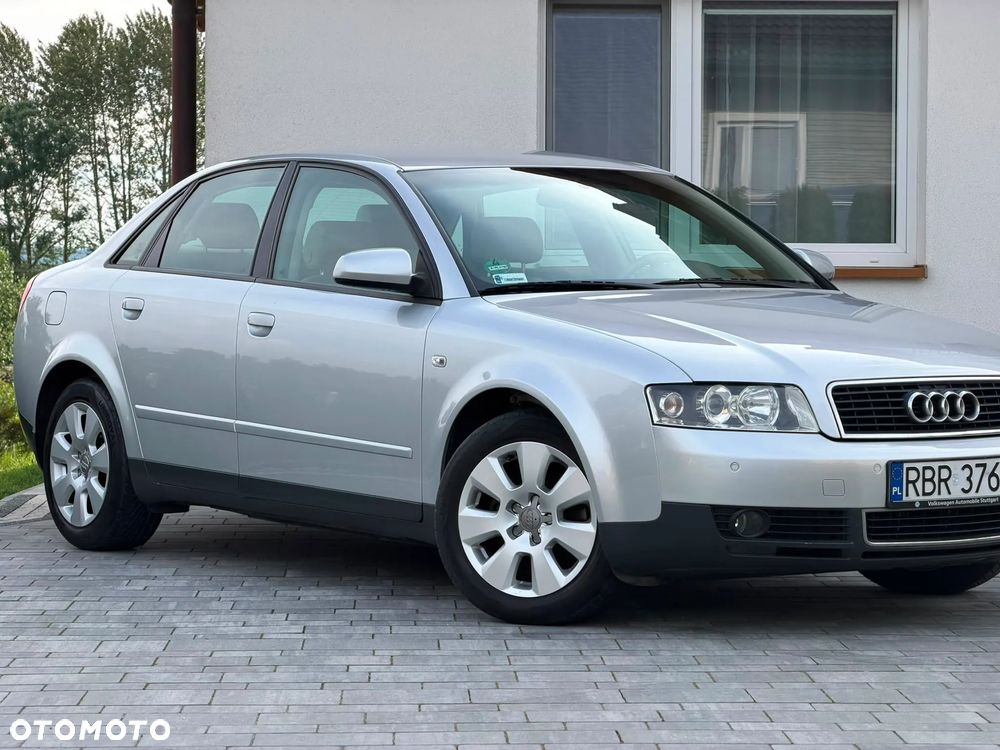 Audi A4 Limousine - 5