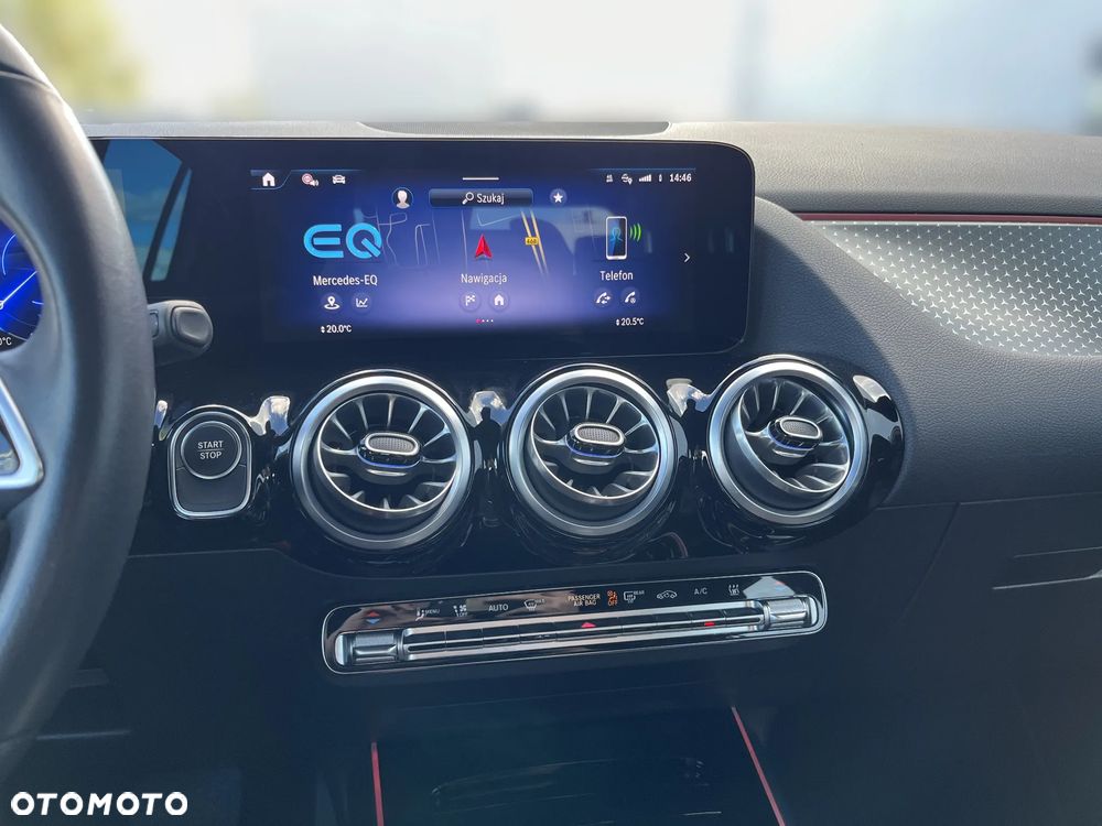 Mercedes-Benz EQA 300 4Matic - 17