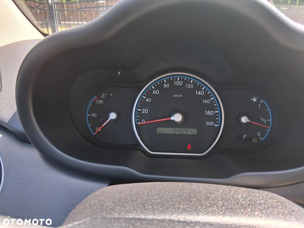Hyundai i10 1.1 Base - 11
