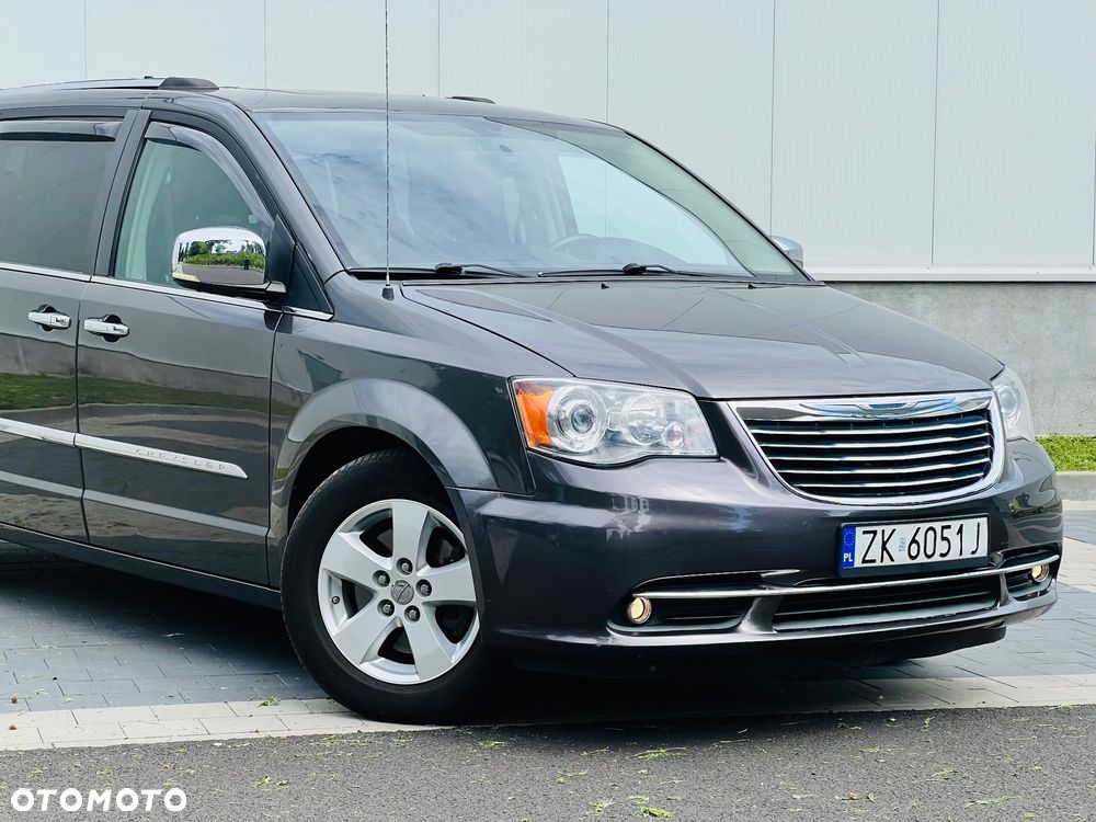 Chrysler Town & Country 3.6 Limited - 15