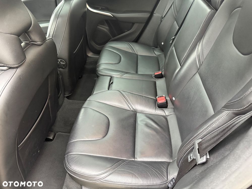 Volvo V40 D3 Inscription - 25