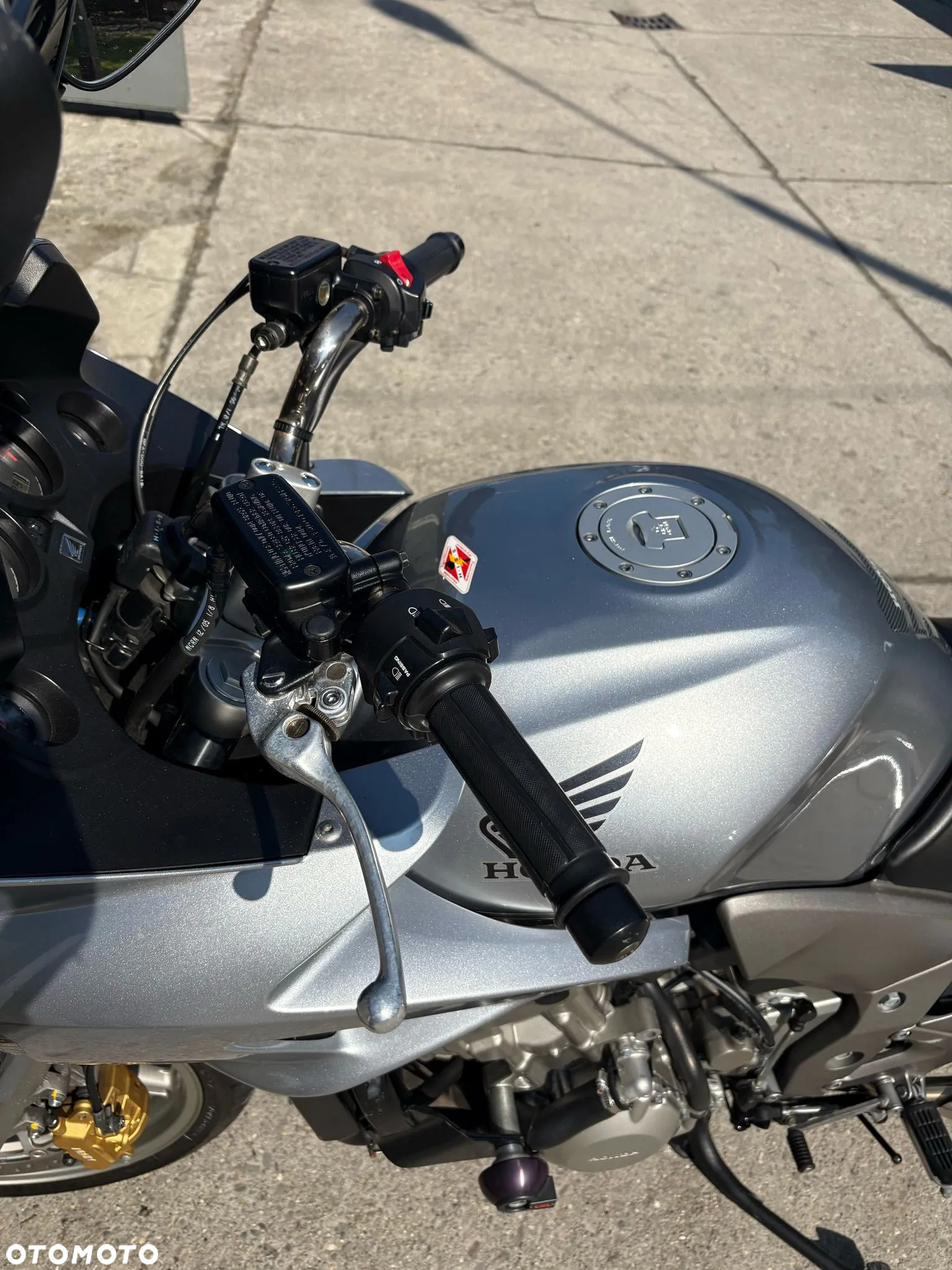 Honda CBF - 16
