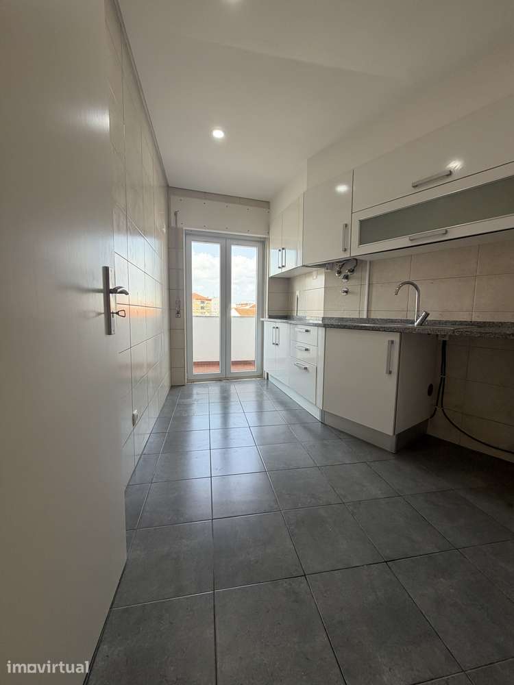 Apartamento T1, totalmente renovado, disponível de imediato - Grande imagem: 5/14